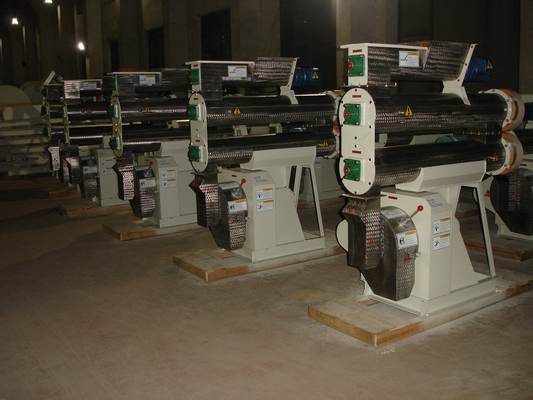 Αγορά 1.5η μικρή μηχανή σβόλων τροφών πουλερικών κοτόπουλου ψαριών μύλων σβόλων κύβων δαχτυλιδιών online manufacture